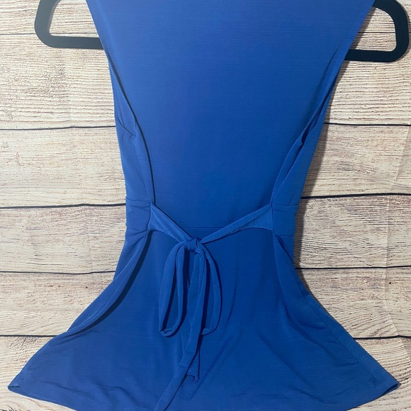 Blue top - Picture 3 of 4